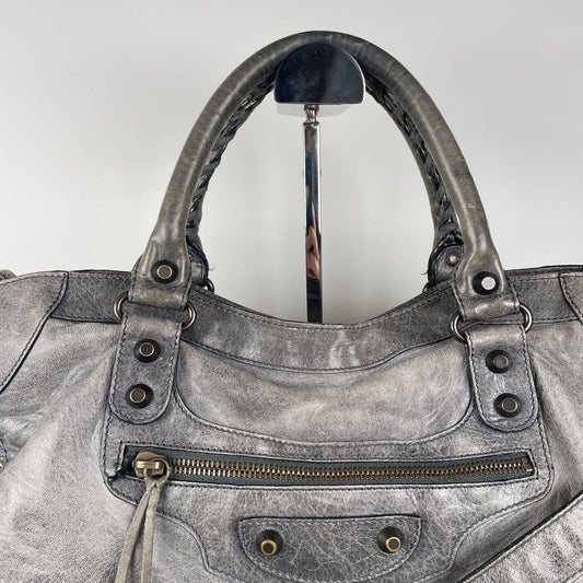 Genuine Pre-Owned Balenciaga Hand, shoulder bag gray leather