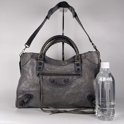 Genuine Pre-Owned Balenciaga Hand, shoulder bag gray leather