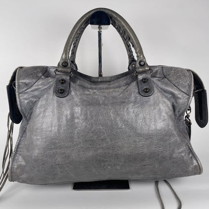 Genuine Pre-Owned Balenciaga Hand, shoulder bag gray leather