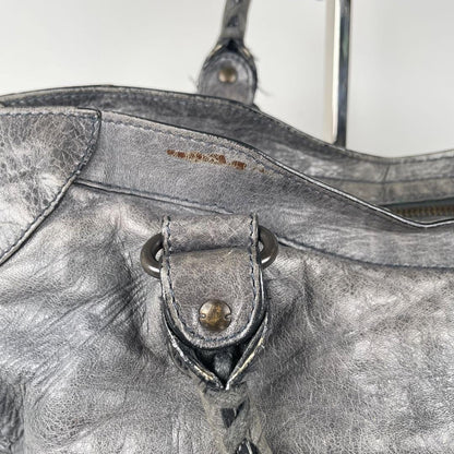Genuine Pre-Owned Balenciaga Hand, shoulder bag gray leather