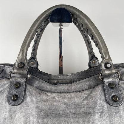 Genuine Pre-Owned Balenciaga Hand, shoulder bag gray leather