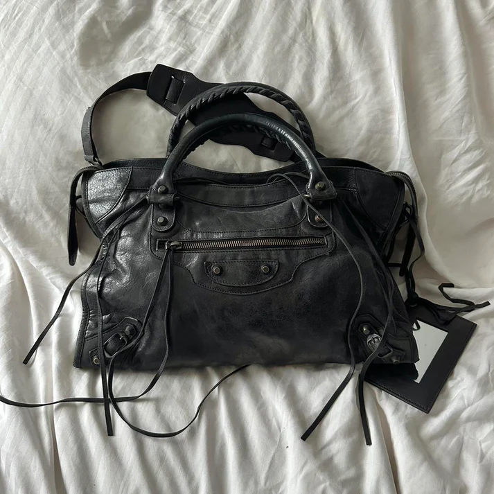🏵️ Pre-owned Authentic vintage balenciaga city bag 🏵️