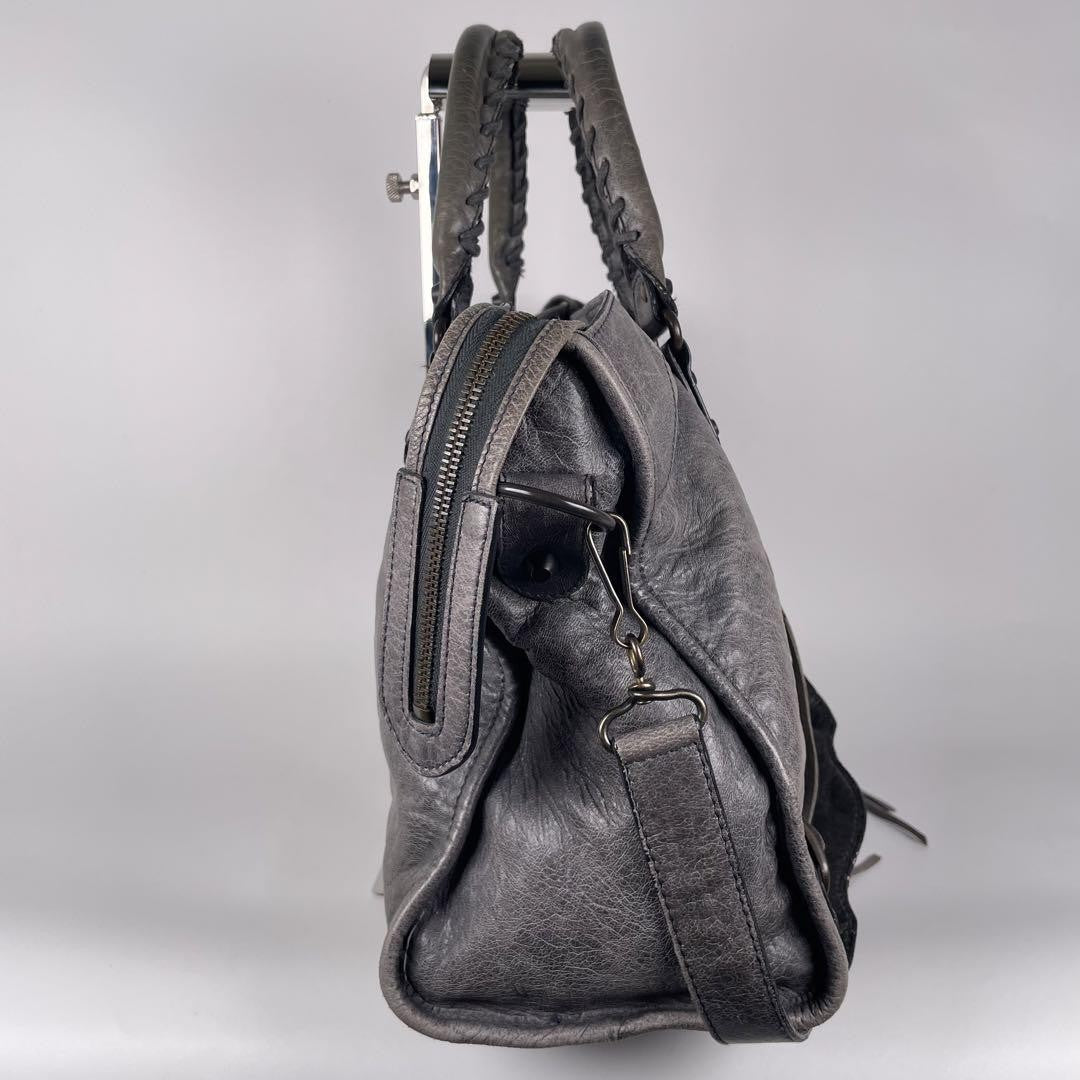 Genuine Pre-Owned Balenciaga Hand, shoulder bag gray leather