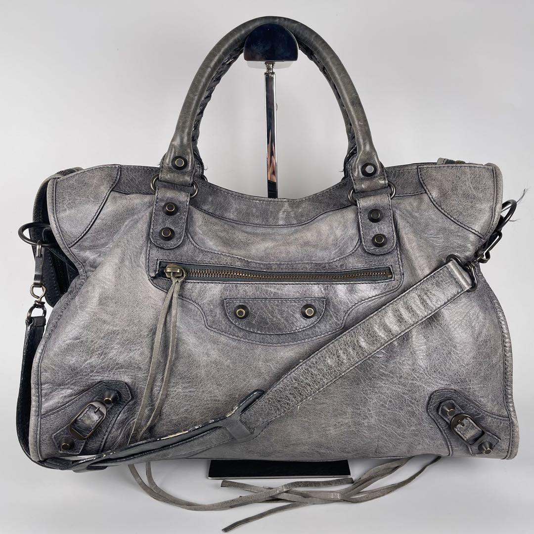 Genuine Pre-Owned Balenciaga Hand, shoulder bag gray leather