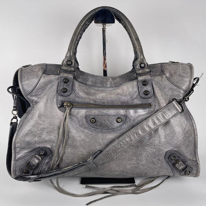 Genuine Pre-Owned Balenciaga Hand, shoulder bag gray leather