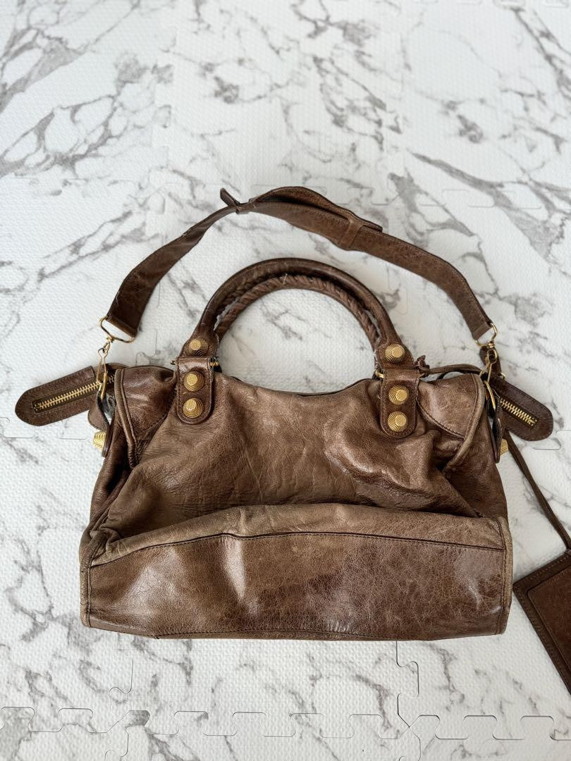 Genuine Pre-Owned Balenciaga City Medium size brown