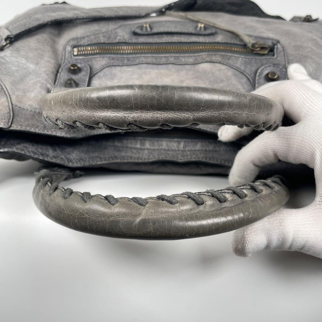 Genuine Pre-Owned Balenciaga Hand, shoulder bag gray leather