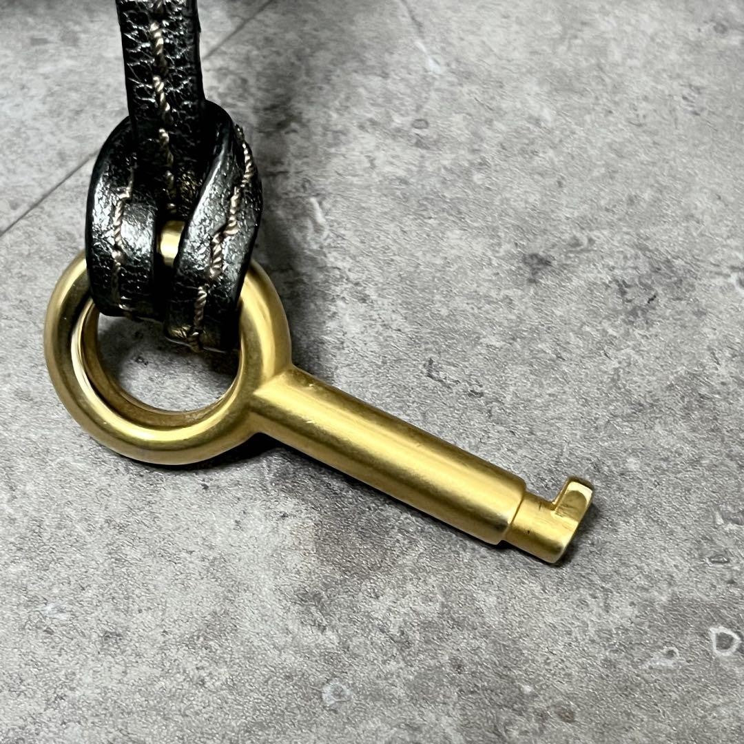 Genuine Pre-Owned Beautiful Chloe Paddington handbag padlock metallic gray