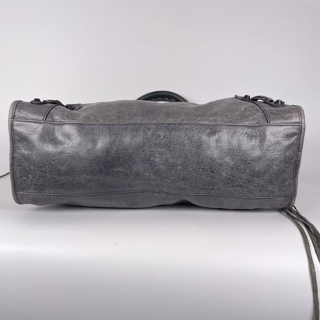 Genuine Pre-Owned Balenciaga Hand, shoulder bag gray leather